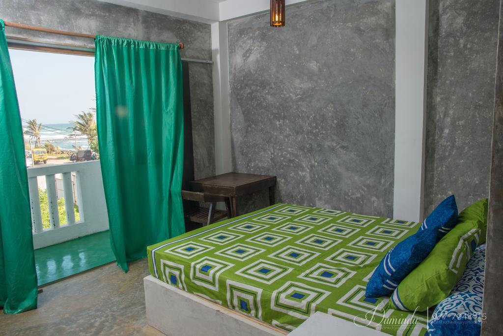 Hotel Cheeky Monkey Surf Camp Weligama Exteriér fotografie