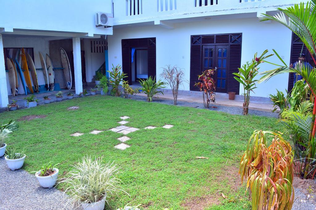 Hotel Cheeky Monkey Surf Camp Weligama Exteriér fotografie